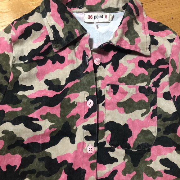 Pink camo button up romper bodysuit - Picture 3 of 3